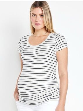 NWT Old Navy Maternity T-Shirt - Size Medium